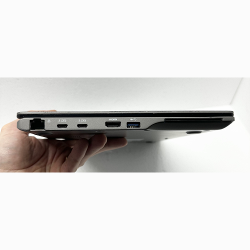 |RENOVATIO| REFURBISHED PC NOTEBOOK FUJITSU LIFEBOOK U7411 14"| INTEL CORE I5-1135G7 | RAM 16GB DDR4 (2X8) | SSD 256GB M.2 NVME | WEBCAM | WIFI | WINDOWS 11 PRO | GRADO A- |