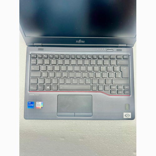 |RENOVATIO| REFURBISHED PC NOTEBOOK FUJITSU LIFEBOOK U7311 13,3"| INTEL CORE I7-1165G7 | RAM 16GB DDR4 (1X8) | SSD 512GB M.2 NVME | WEBCAM | WIFI | WINDOWS 11 PRO | GRADO A- |