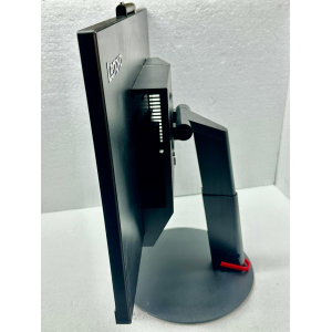 |RENOVATIO| REFURBISHED MONITOR LED 24" POLLICI LENOVO THINKCENTRE TINY-IN-ONE 24 GEN 3 FULL HD | INGRESSO DISPLAY PORT | NERO | GRADO AB | ATTACCO VESA + SUPPORTO TINY + WEBCAM E AUDIO INTEGRATI